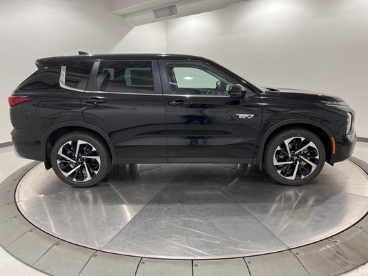 2023 Mitsubishi Outlander Plug-in Hybrid Vehicle SE in Hagerstown, MD - Younger Mitsubishi