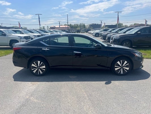 2021 Nissan Altima 2.5 SV in Hagerstown, MD - Younger Mitsubishi