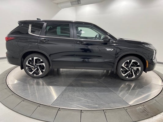 2023 Mitsubishi Outlander Plug-in Hybrid Vehicle SE in Hagerstown, MD - Younger Mitsubishi